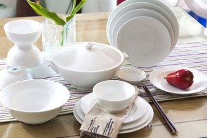 Chén dĩa sứ hay nhựa melamine: An toàn cho sức khỏe?