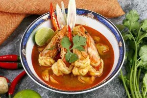 Bí quyết nấu canh Tom Yum chua cay ngon chuẩn vị Thái