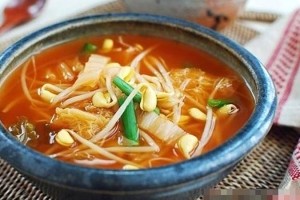 Canh Kim Chi Giá Đỗ Cay Nồng: Hương Vị Hàn Quốc Chuẩn