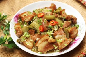 Thịt kho dưa cải: Món ngon đơn giản, nhanh chóng