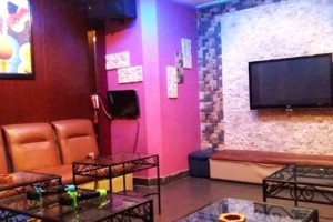 Hát Hò Thoải Mái: 4 Quán Karaoke Rẻ, Bình Dân Quận 10