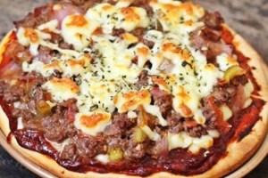 Bí quyết làm pizza bò ngon như ngoài hàng tại nhà