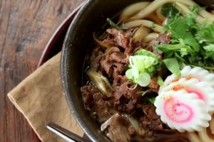 Mì Udon Thịt Bò Đậm Đà: Bí Quyết Nấu Chuẩn Vị Nhật Bản