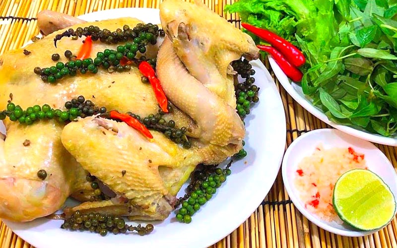 Gà hấp tiêu xanh