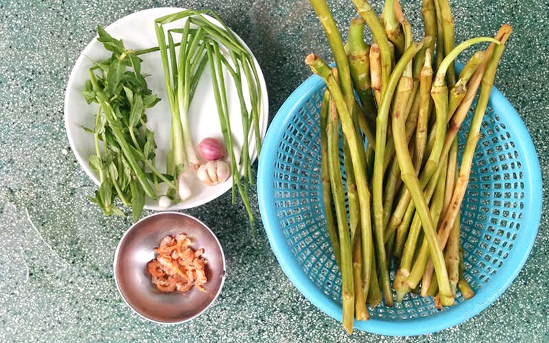 Canh bồng khoai tôm khô đậm đà