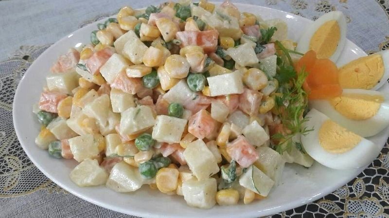 Salad Nga ngon chuẩn vị: 3 công thức đơn giản.