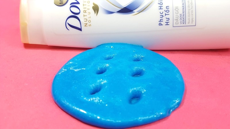 Slime đơn giản từ dầu gội và bột ngô