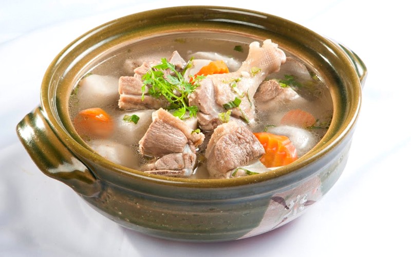 Canh vịt nấu khoai sọ