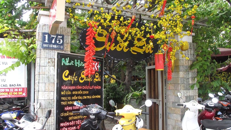 Cafe Suối Đá