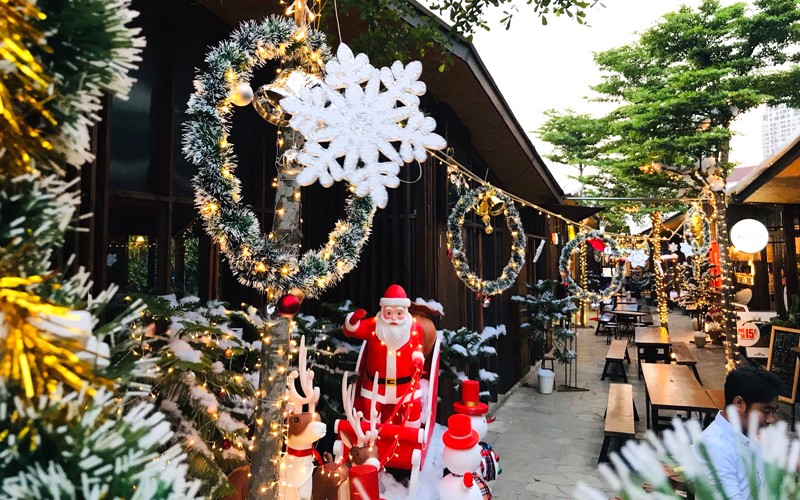 16 điểm sống ảo Noel đỉnh nhất Sài Gòn! 🎄✨