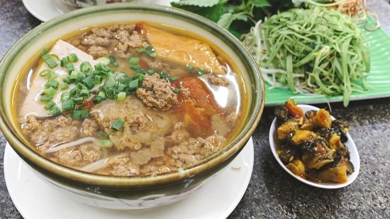 Bún riêu cua ốc Nguyễn Thái Bình