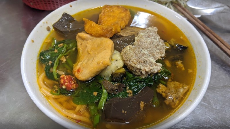 Bún riêu hẻm Nguyễn Đình Chiểu