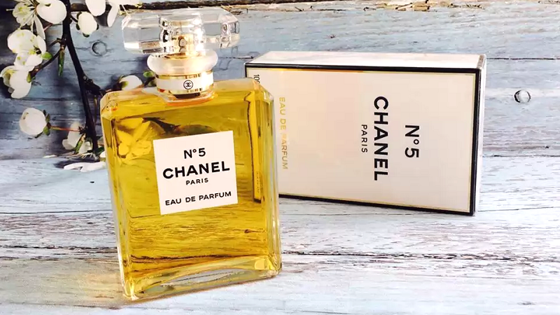 Hương hoa hồng nồng nàn Chanel No5 EDP