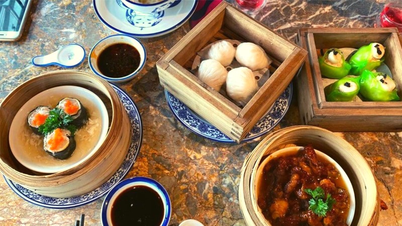 Dimsum, vịt quay, mì hoành thánh, xá xíu,...