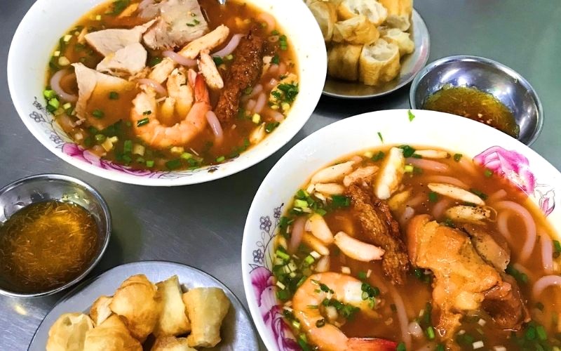 Bánh canh cua Hoàng Lan