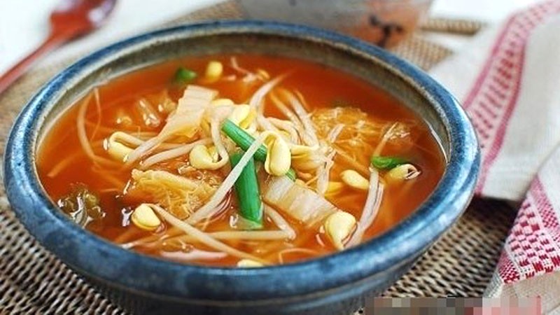 Canh kim chi giá đỗ đã sẵn sàng! 🍜😋