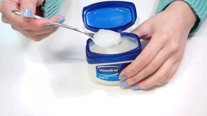 Cách dưỡng ẩm da đúng với Vaseline