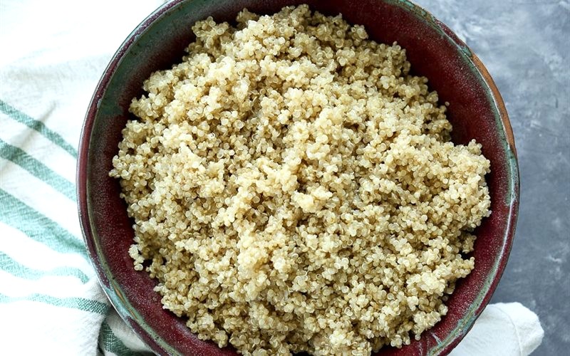 Quinoa: Thay thế cơm ngon miệng.