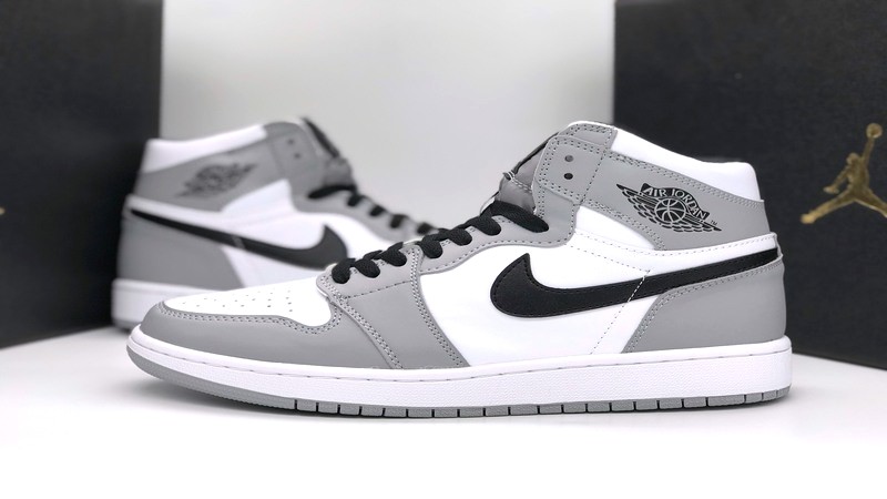 Giày thể thao Nike Jordan 1