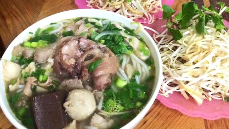 Quán bún bò Huế Hưng Còi