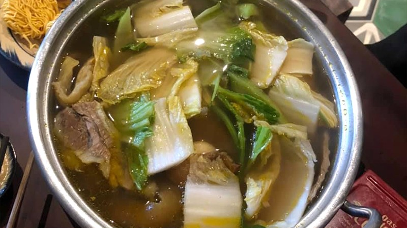 Lẩu bò Bốn Mùa