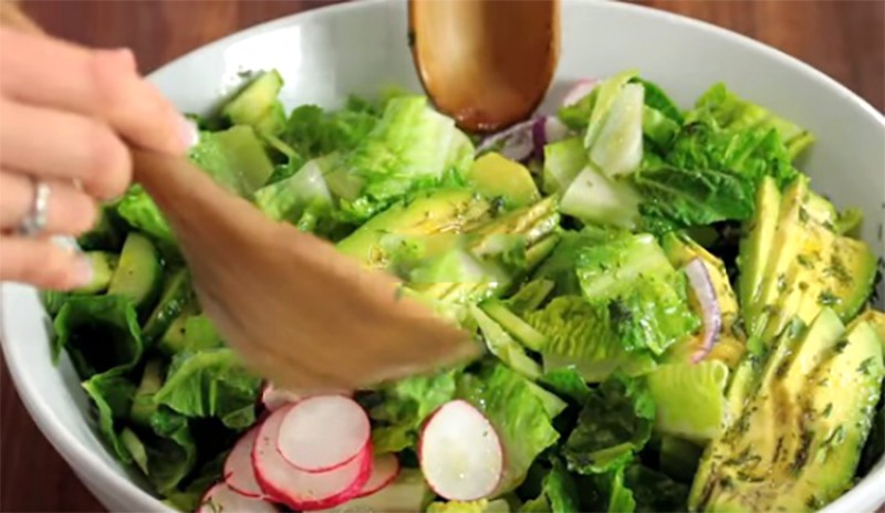 Salad bơ cá hồi: Món ngon mùa bơ!