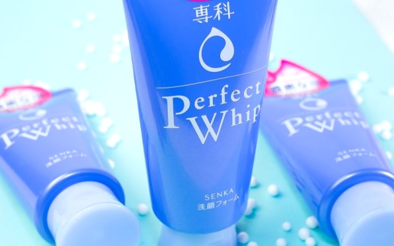 So sánh các loại sữa rửa mặt Senka Perfect Whip