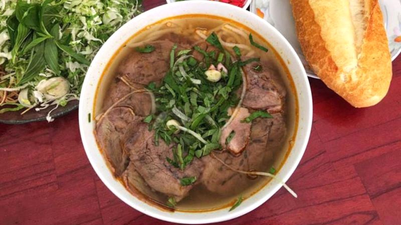 Bún bò Huế Má Nấu