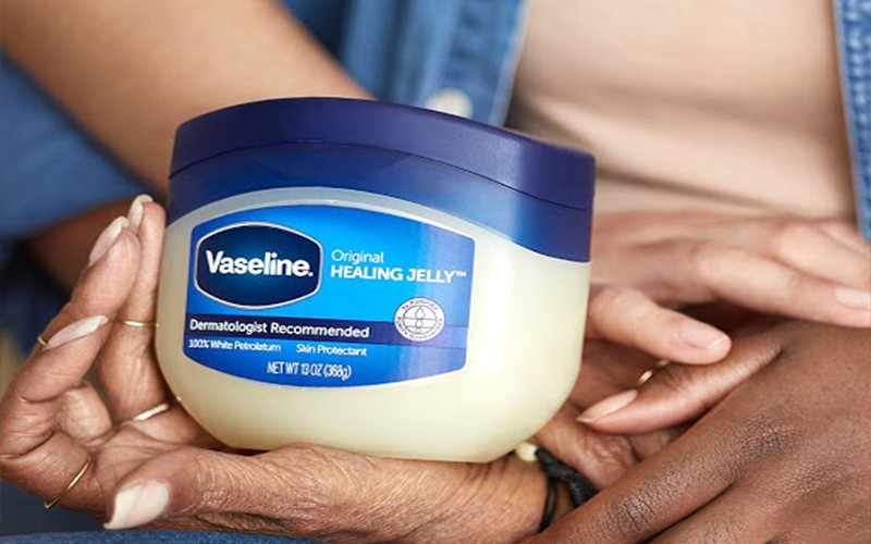 Câu hỏi thường gặp về Vaseline dưỡng ẩm