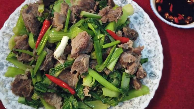 Món bò xào cải thìa