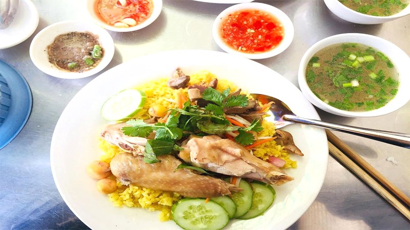 Cơm gà Phú Yên Rơm, quận 10.