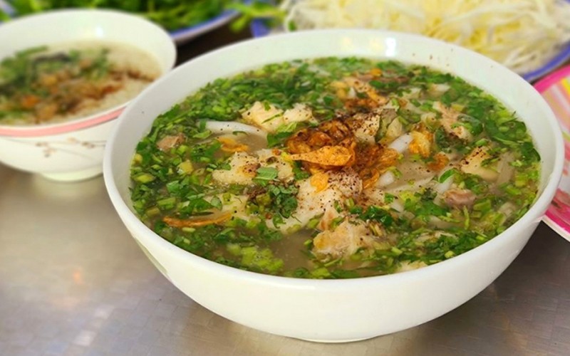 Bánh canh cá lóc Uyên