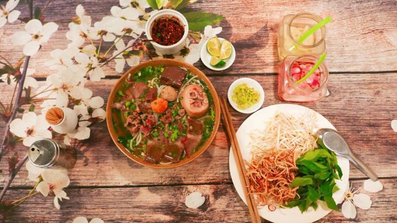 Bún bò Huế Ngự Uyển