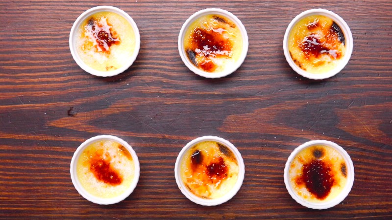 Cream Brulee mịn mướt, thơm ngon tại nhà.