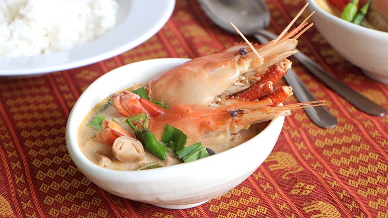 Món canh Tom Yum chua cay kiểu Thái