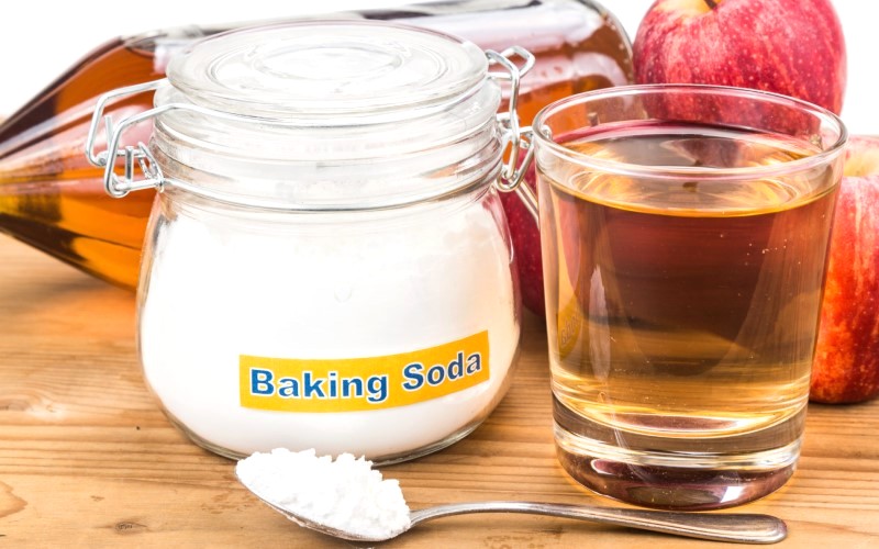 Khử mùi nách bằng baking soda.