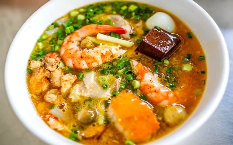 Bánh canh cua gia truyền cô Dung