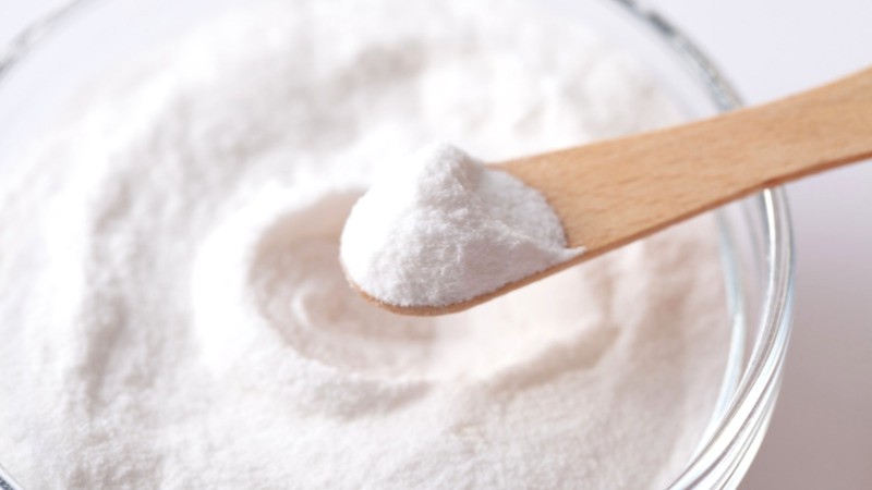 Mặt nạ cà chua & baking soda trị mụn đầu đen.