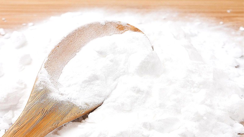 Tẩy vết mực bút lông bằng baking soda.