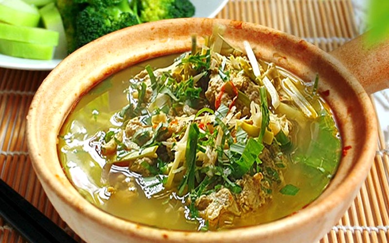 Canh rươi măng