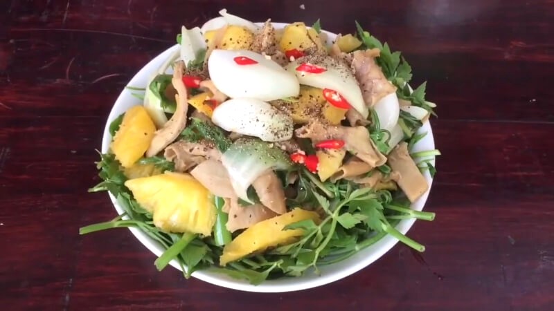 Lòng bò xào dứa