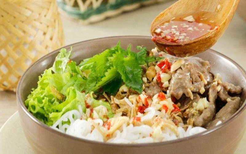 Cách làm bún bò trộn