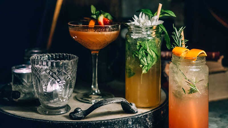 Mocktail: Nước ép trái cây pha chế.