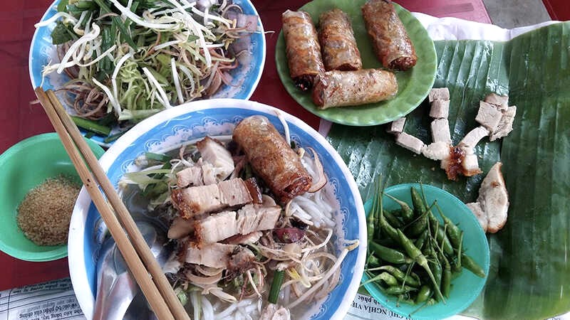 Bún nước lèo - đặc sản Trà Vinh