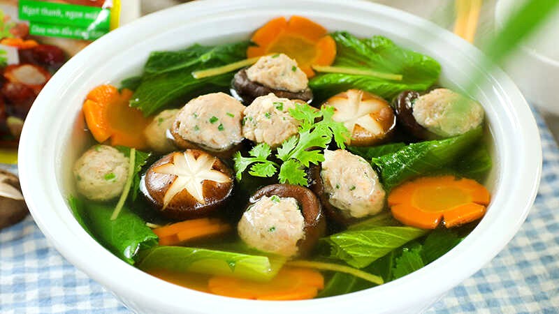 Canh nấm hương nhồi giò sống