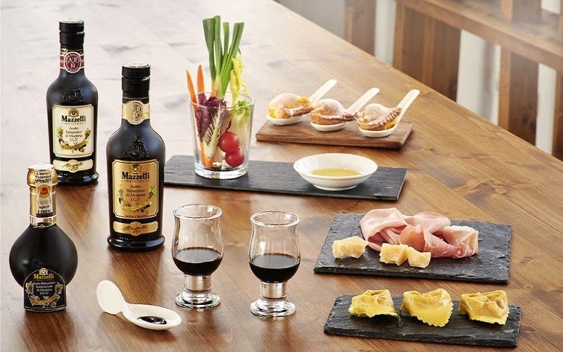 Giấm Balsamic: Hương vị hoàn hảo cho món ăn.