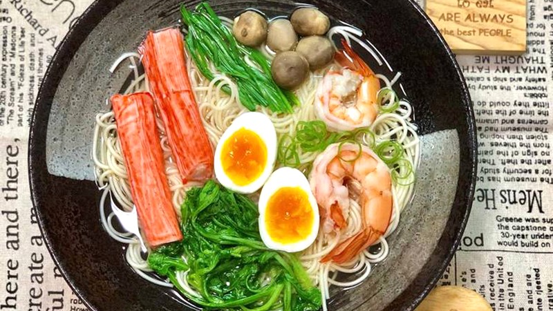 Bát mì Ramen nóng hổi