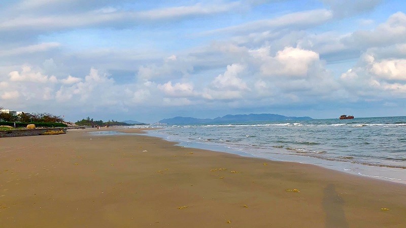 Bãi tắm Long Cung - nét thanh bình của Vũng Tàu.