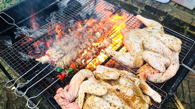 Nướng thịt BBQ tại Đồng Mô