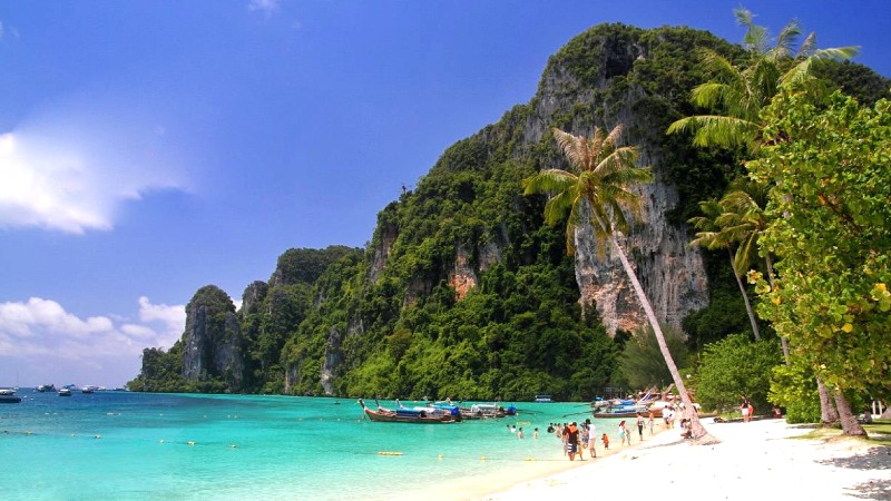 Koh Phi Phi: Điểm đến không thể bỏ qua ở Phuket.